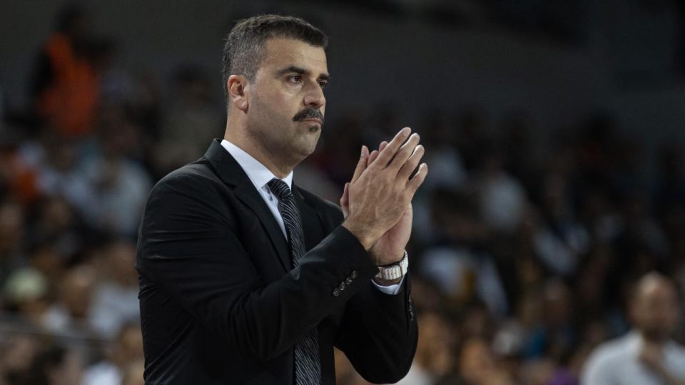 Anadolu Efes Başantrenörü Erdem Can: Temel ilkelerim iletişim, güven ve hazırlık